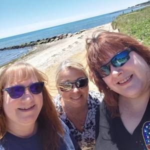 Meet your Posher, Holly